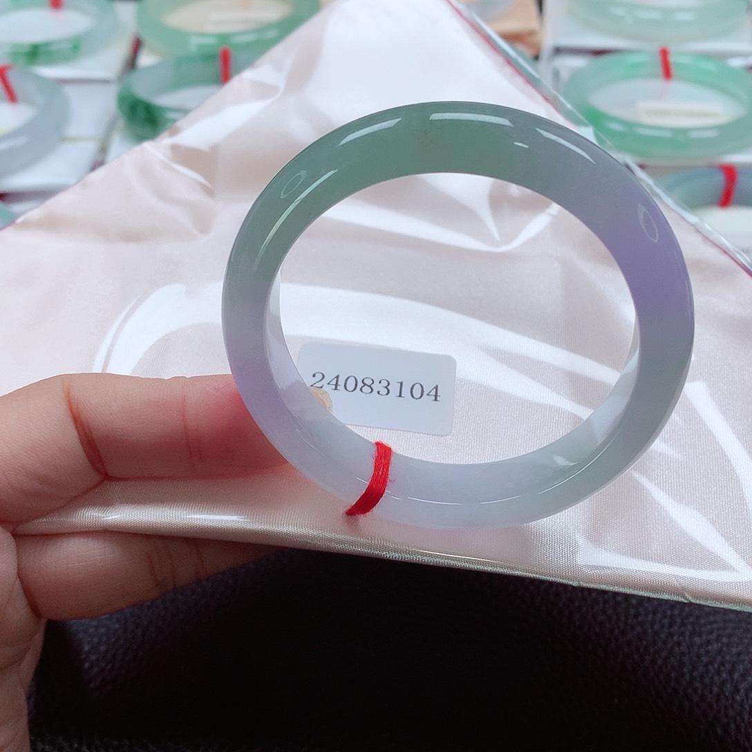 翡翠手镯未镶嵌天然A货翡翠