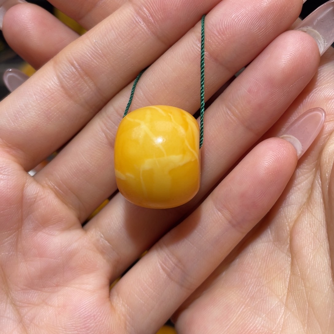 【闪购商品】琥珀裸石未镶嵌墩子
