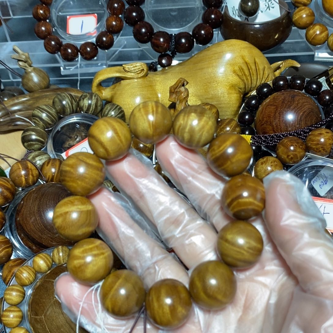 金丝楠木雕工艺品20