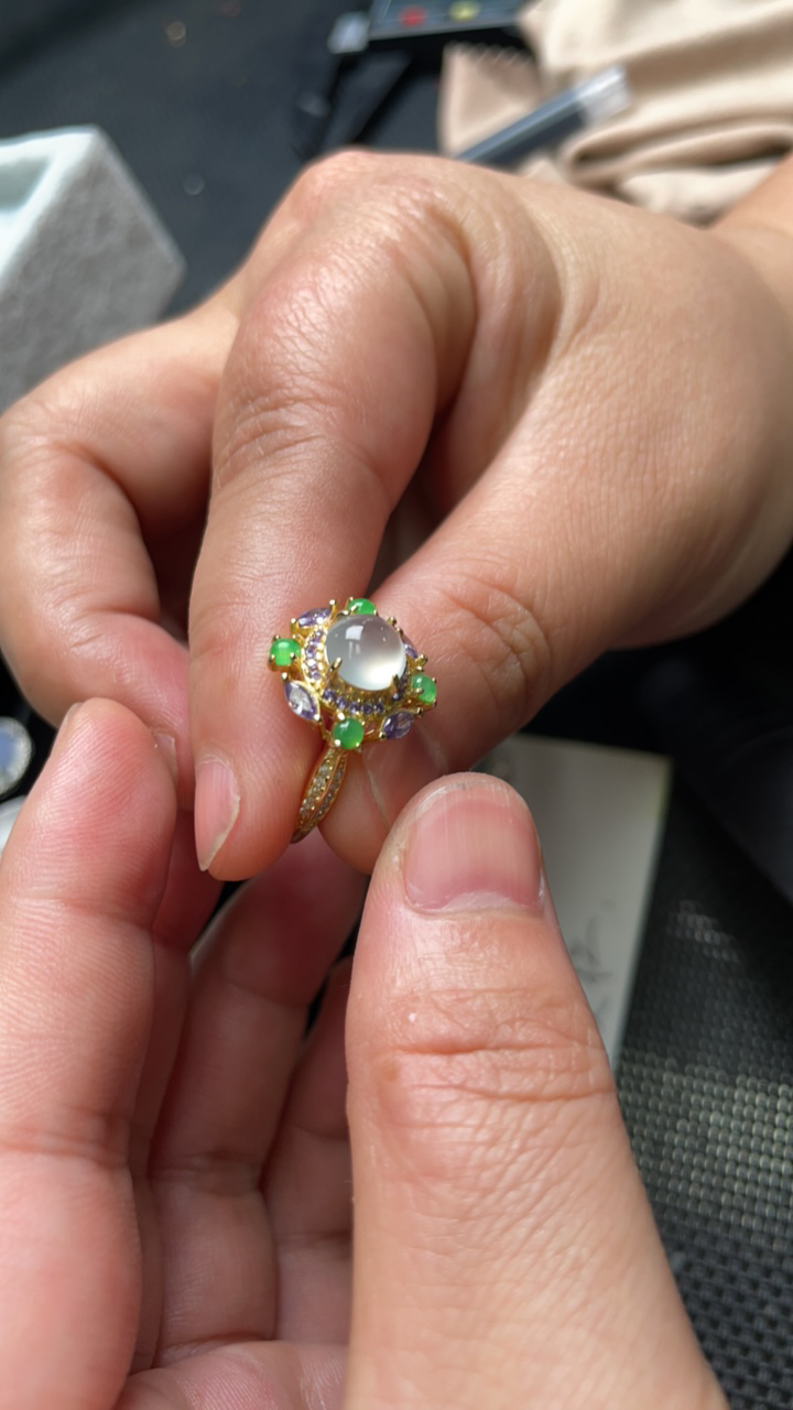 缅甸纯天然翡翠A货