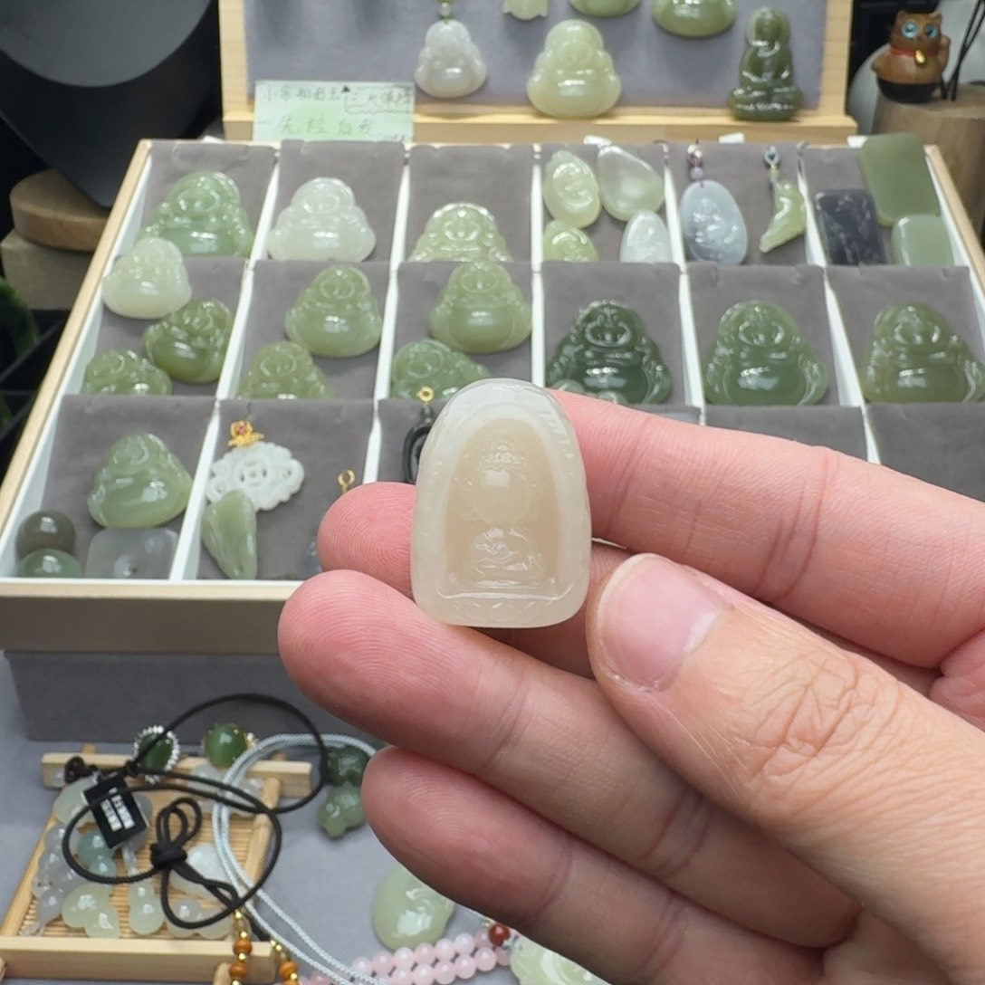 和田玉颈饰未镶嵌