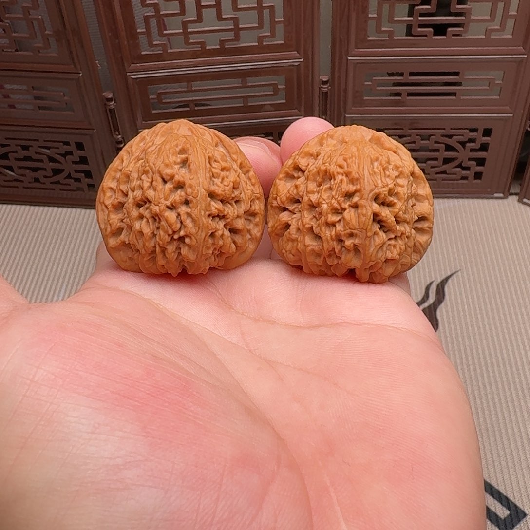 捏***汗把件文玩核桃42尺全品南疆石