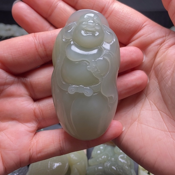 颈饰未镶嵌和田玉圣*