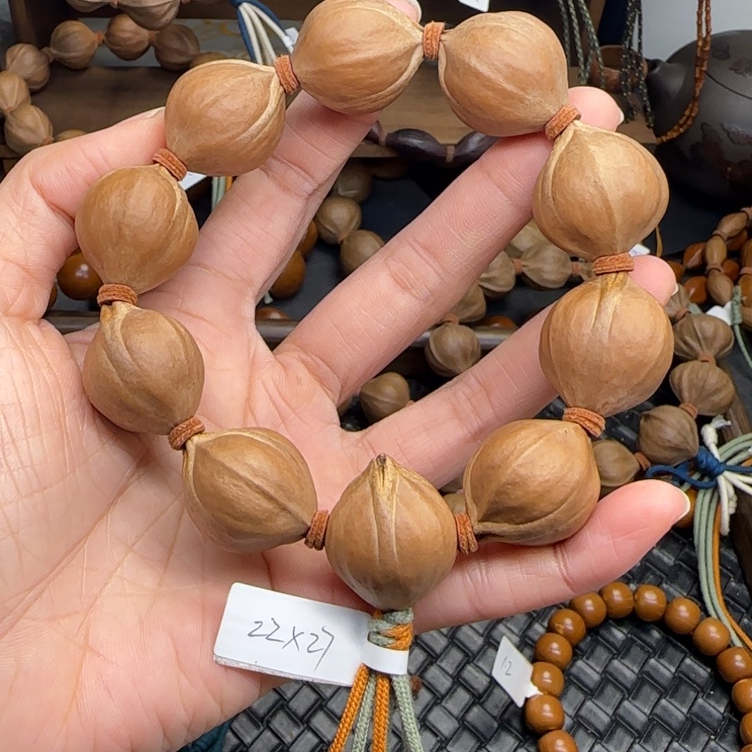 手串橄榄核08。2.2*2.7短圆