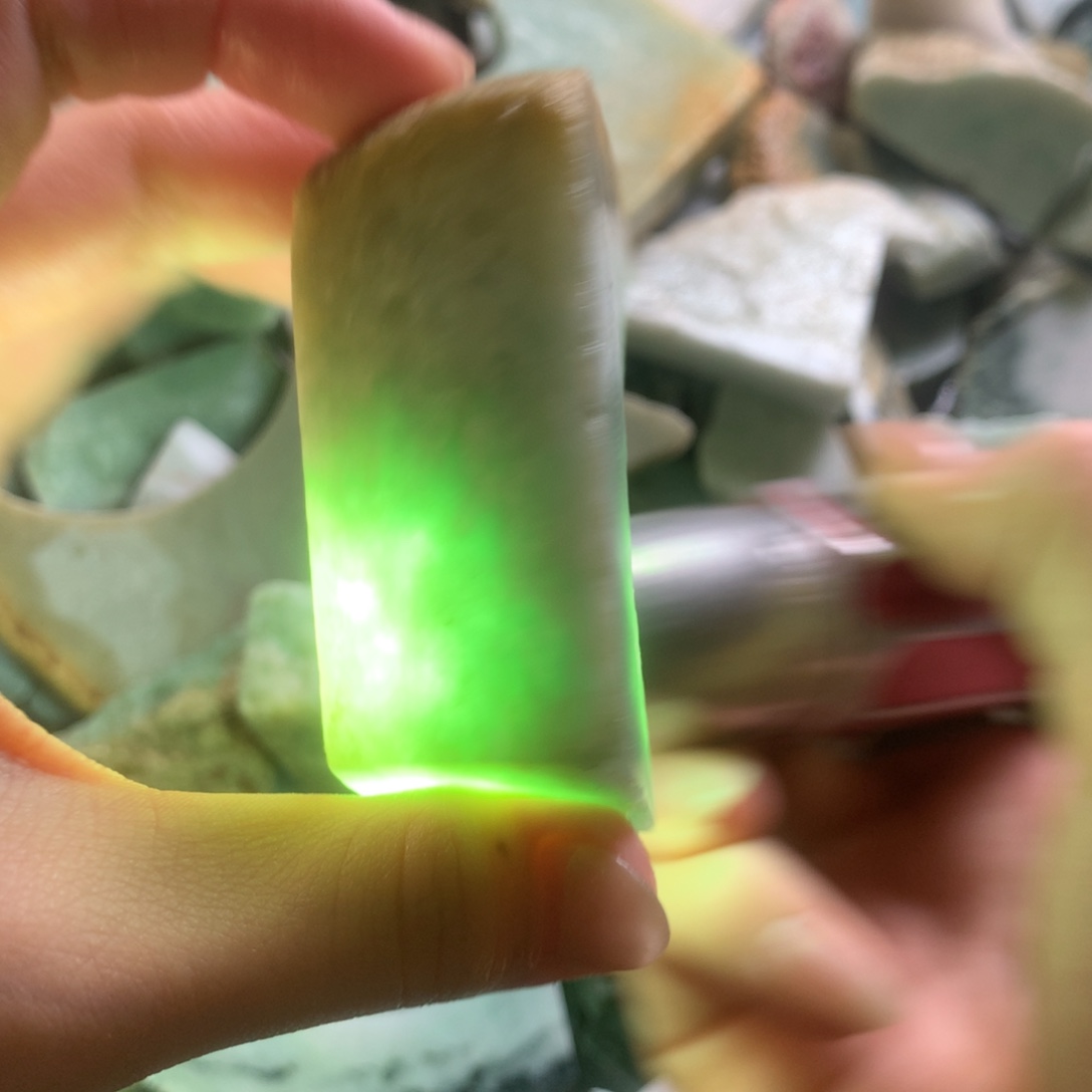 翡翠颈饰未镶嵌缅甸翡翠