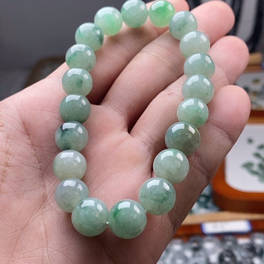 翡翠颈饰未镶嵌圆珠手串