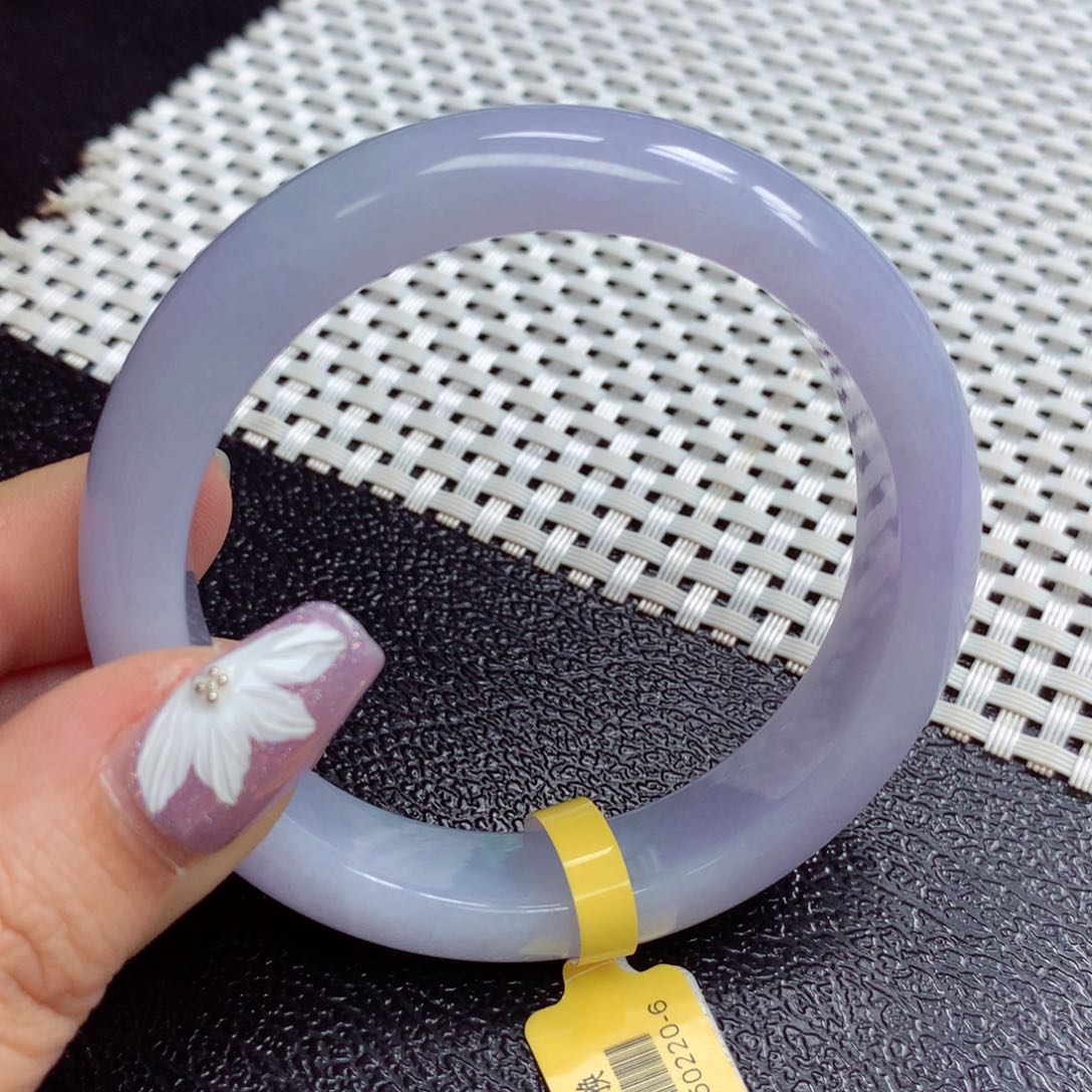 翡翠手镯未镶嵌缅甸