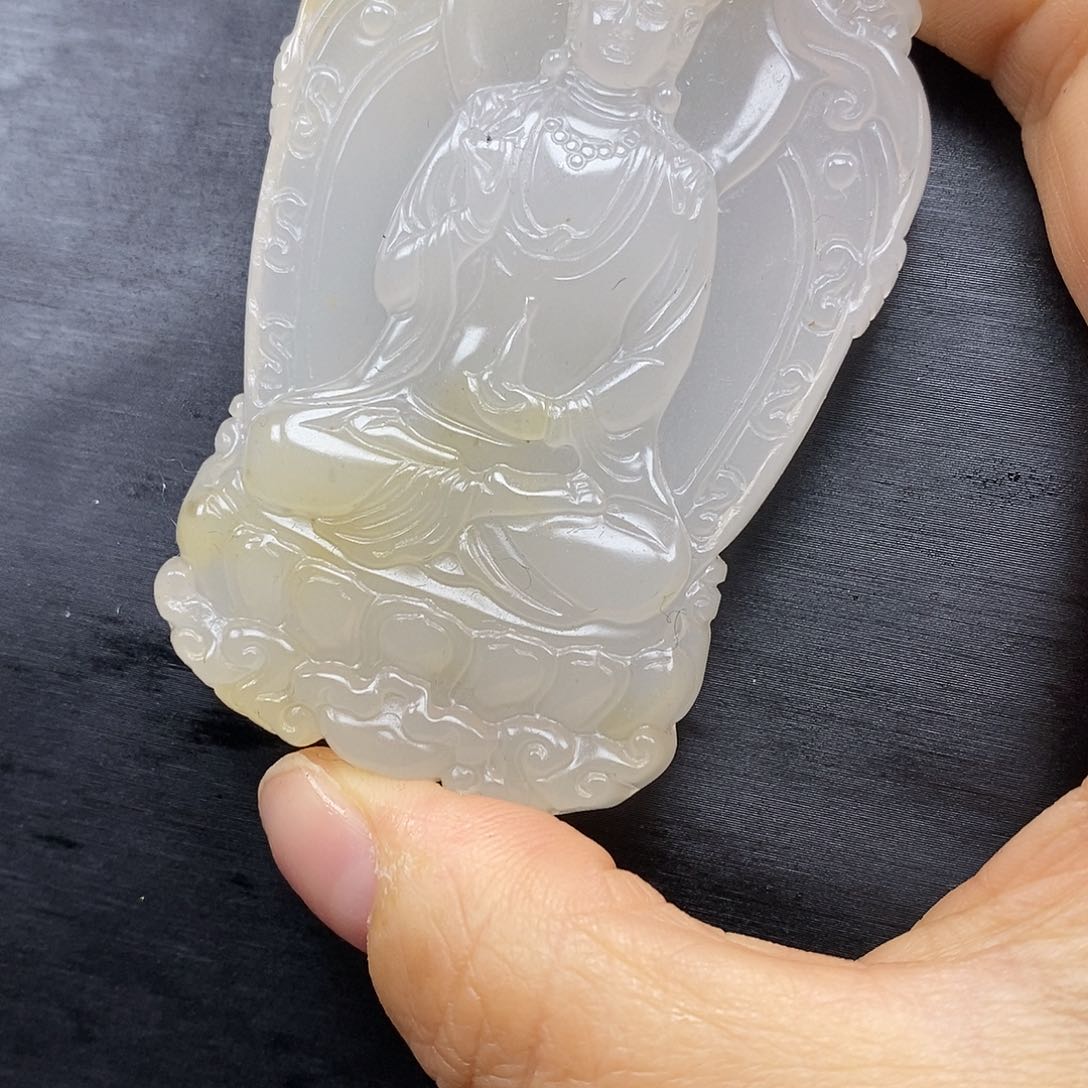 石英质玉（黄龙玉）颈饰未镶嵌