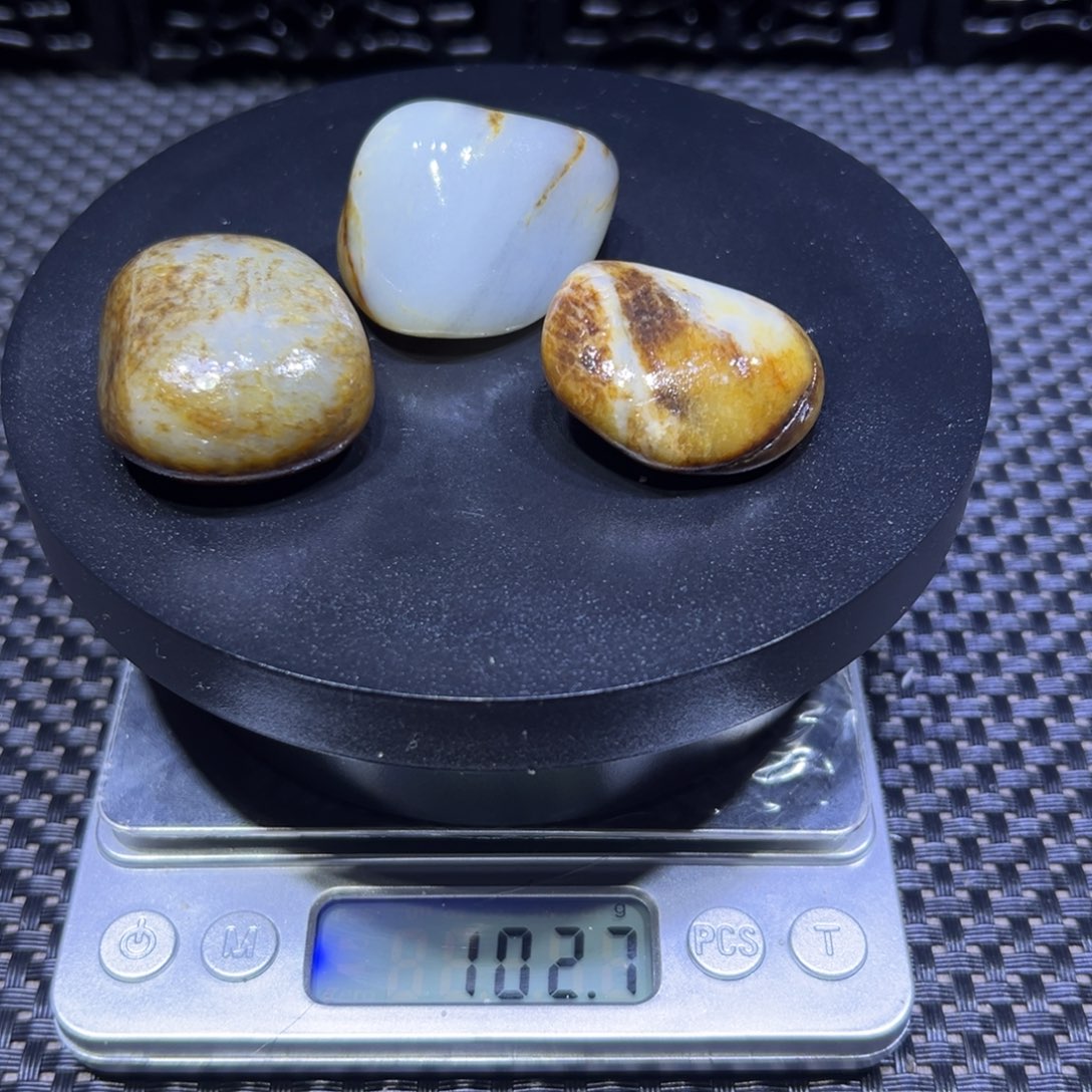 吊坠(不含链)未镶嵌和田玉（子料）102-41