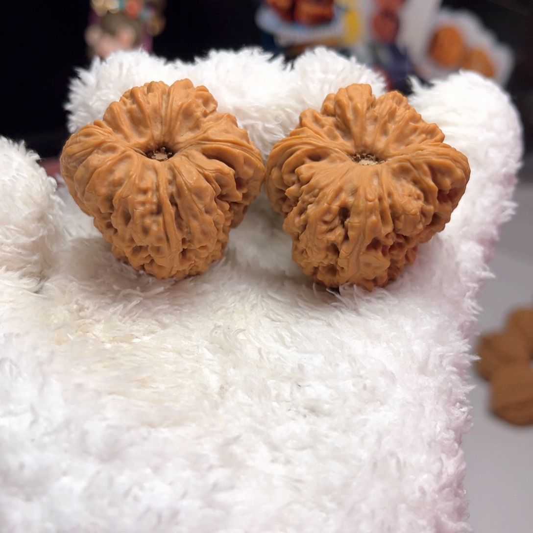 文玩核桃把件凹底南疆