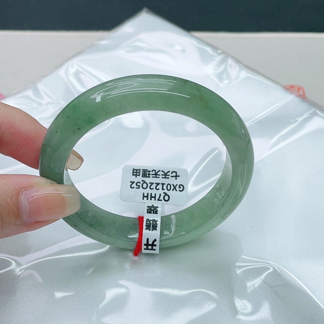 翡翠手镯未镶嵌正53.2