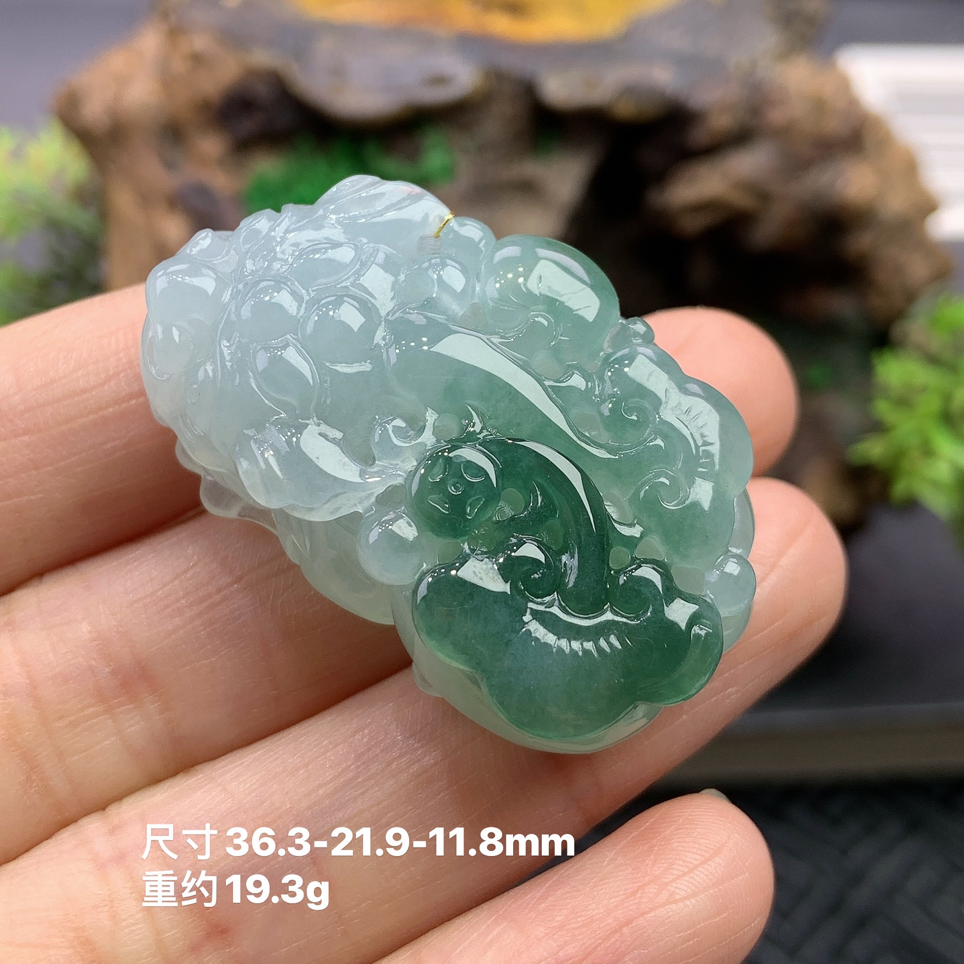 天然缅甸A货翡翠糯化起胶飘绿如意招财貔貅吊坠