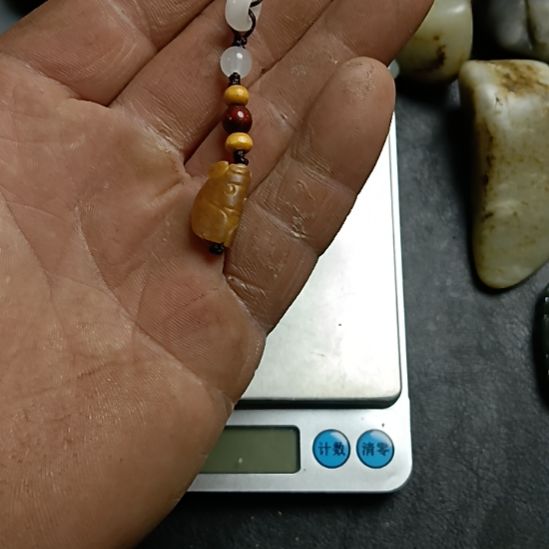 和田玉未镶嵌车挂