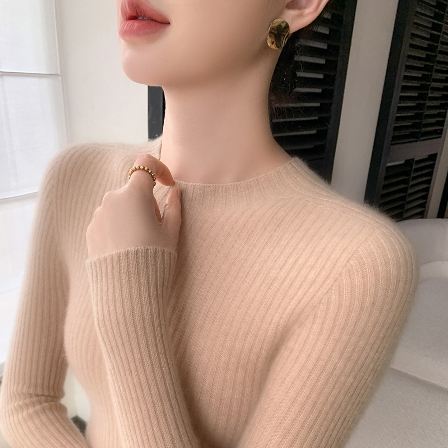 好搭配才是关键~加厚款 一线成衣抽条圆领女士打底衫