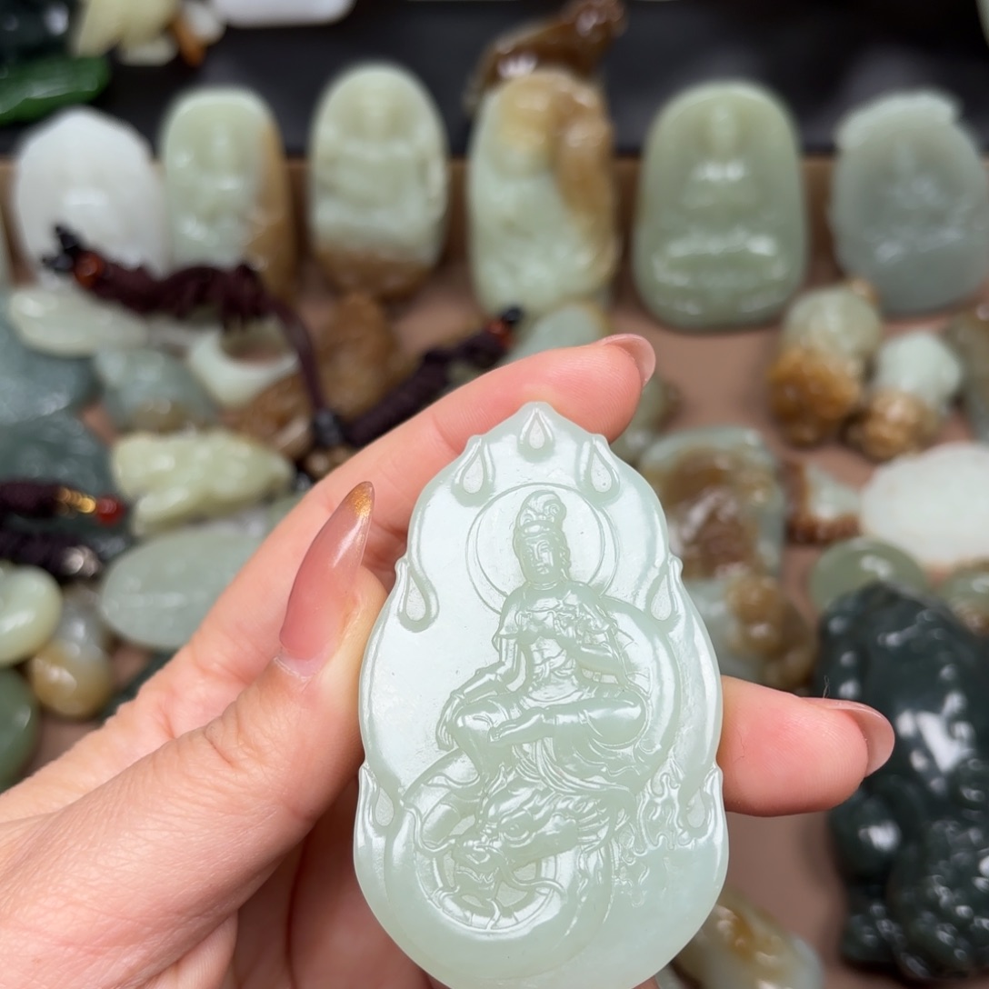 和田玉颈饰未镶嵌