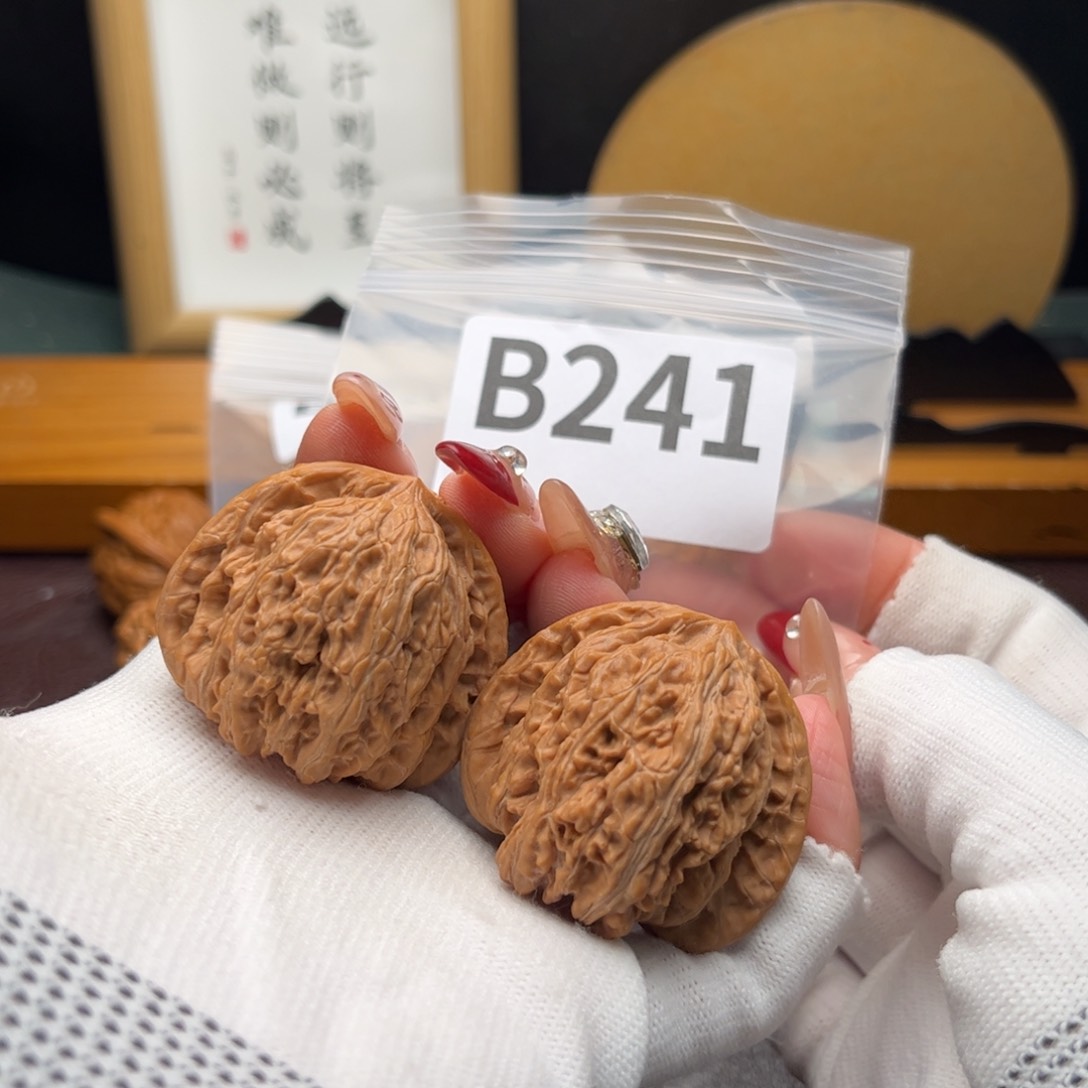 文玩核桃把件40蜜纹b 241