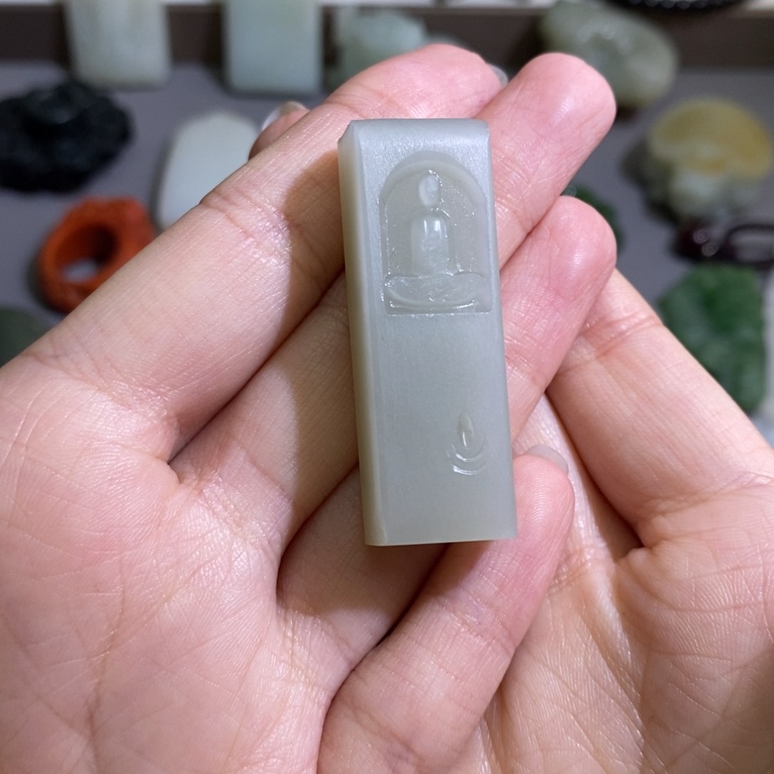 和田玉颈饰未镶嵌财**车定制