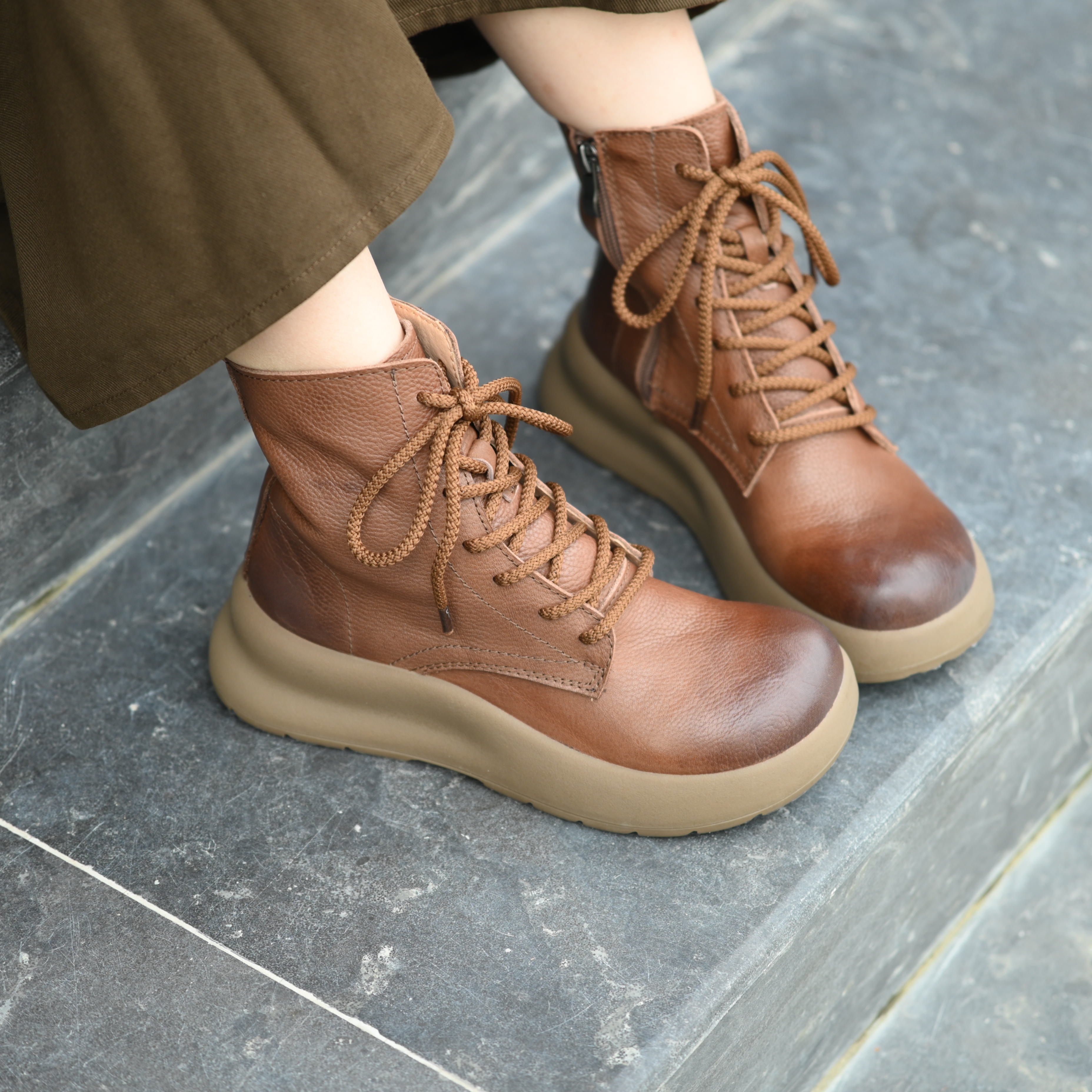 慕云行复古休闲厚底真皮平底圆头秋冬英伦风百搭加绒系带马丁靴