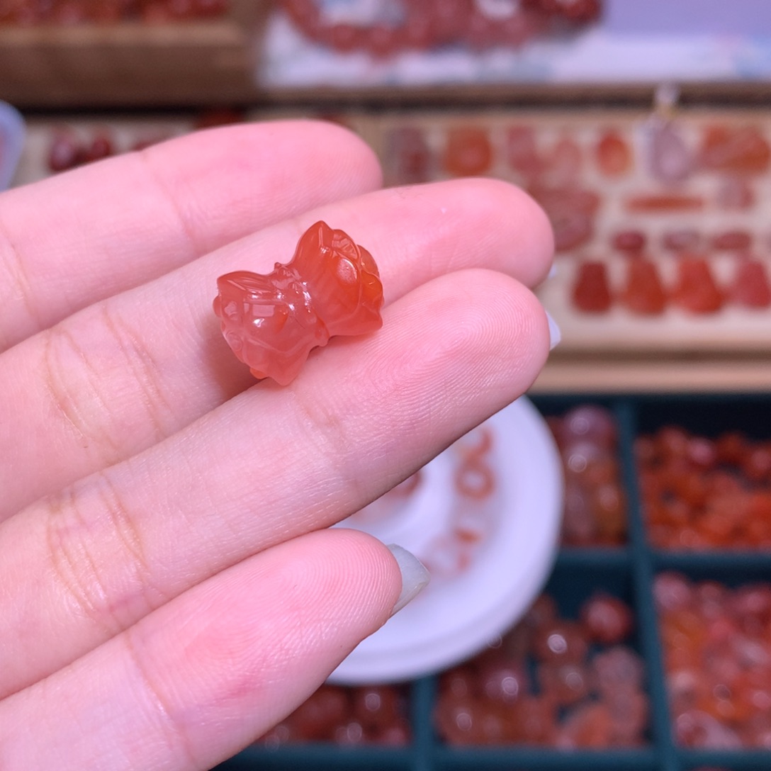 南红玛瑙未镶嵌珠宝半成品并蒂莲