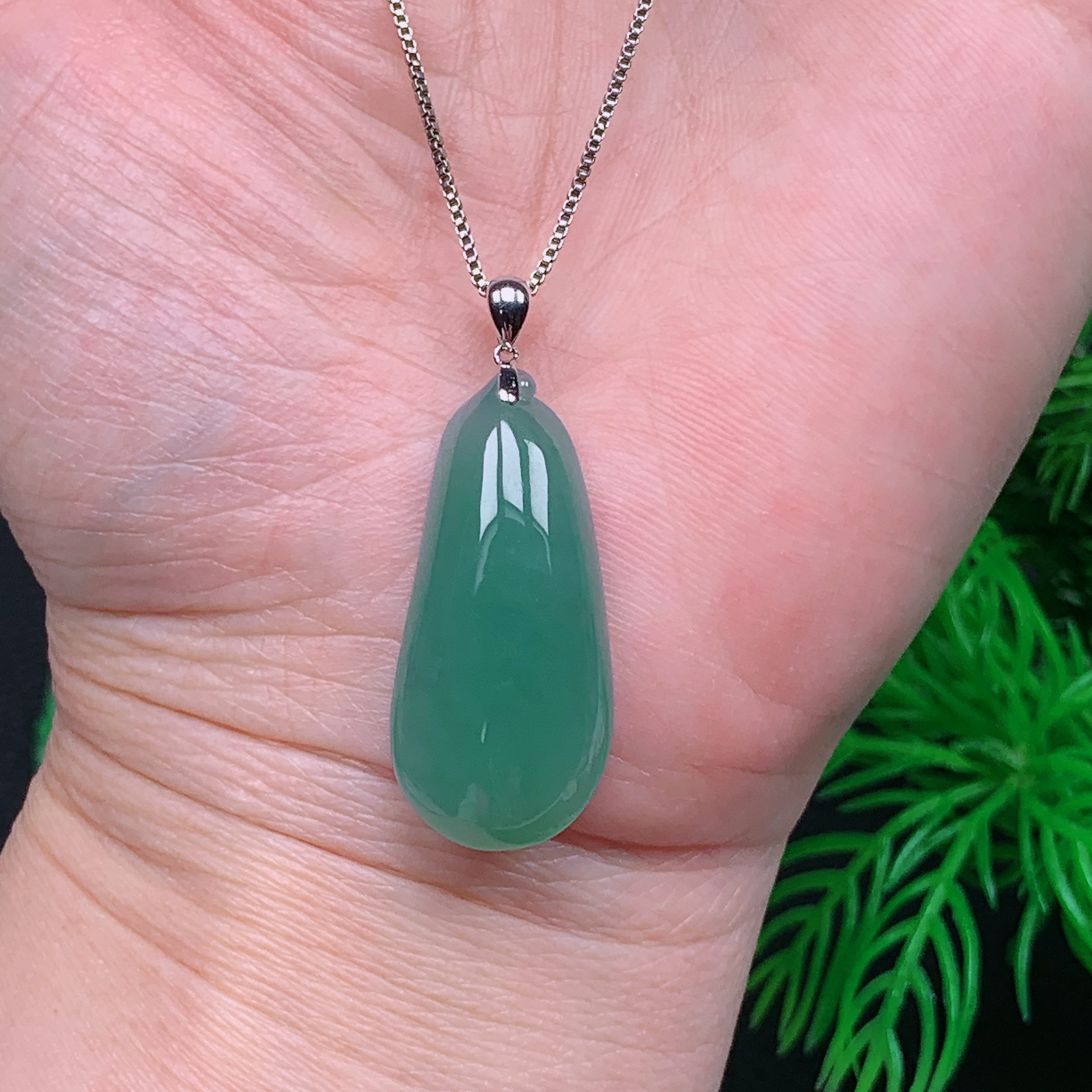 缅甸天然翡翠A货 18k金镶满色福瓜吊坠695/1223尺寸30.6x14.3x6.5