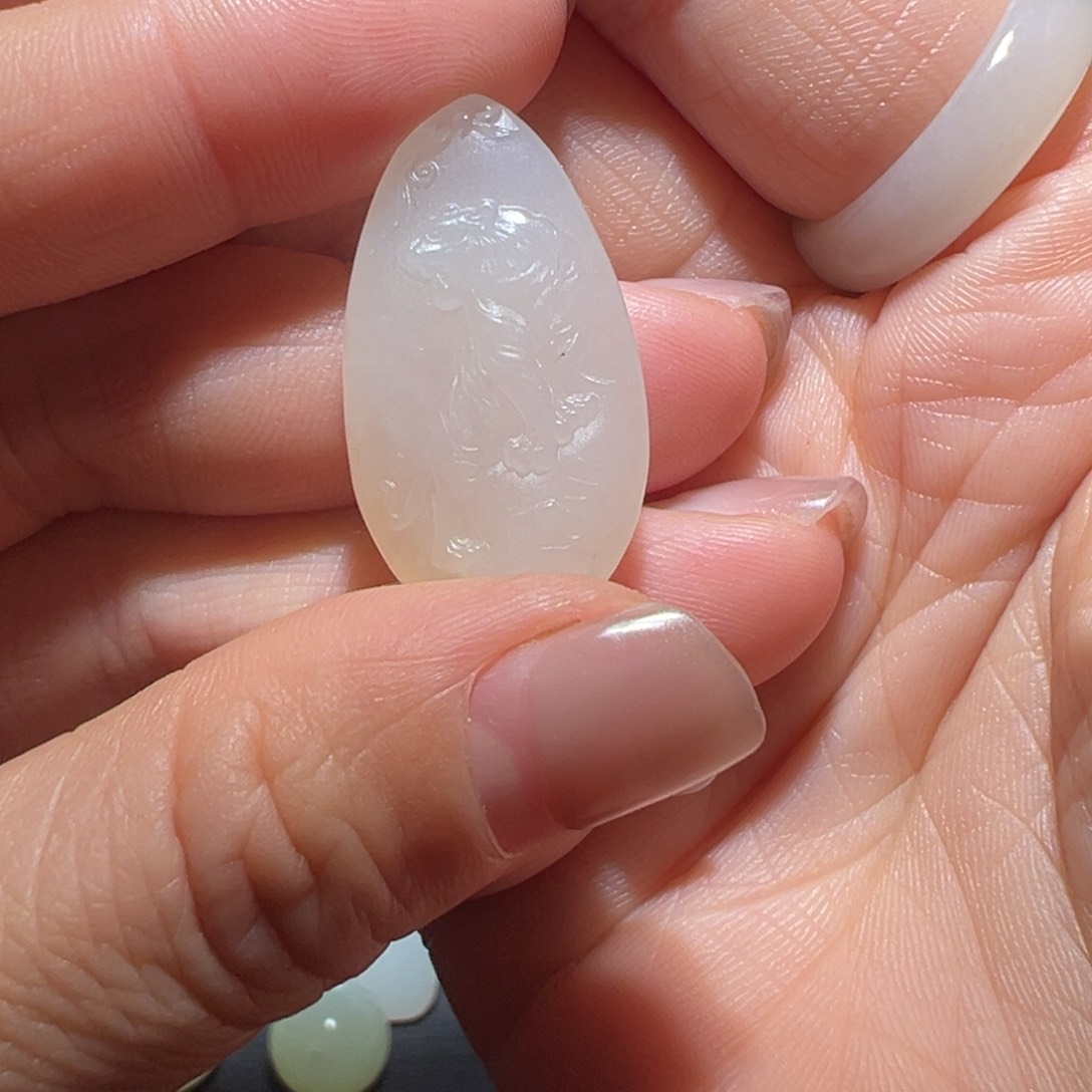 颈饰未镶嵌和田玉昆**石