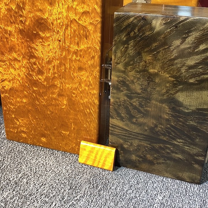 金丝楠字****雏金丝楠木首饰盒阴沉一个