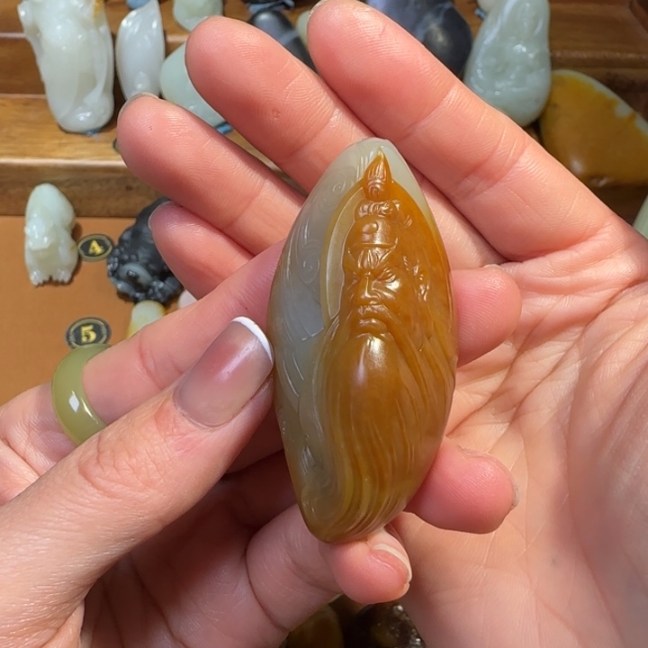 练***半和田玉未镶嵌颈饰