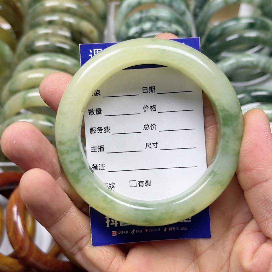 透闪石-蛇纹石玉手镯未镶嵌