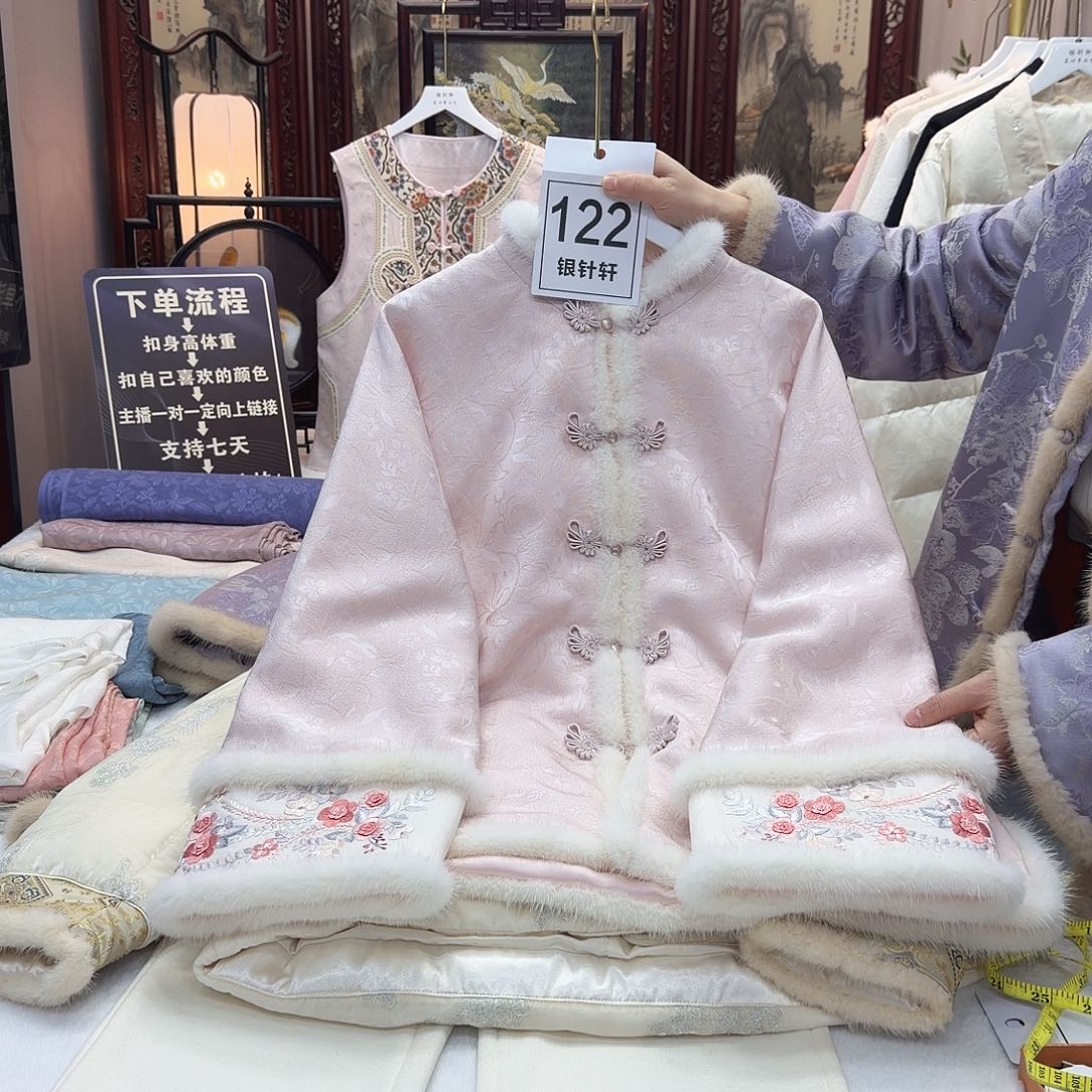 花***佛非遗文化遗产的传承人之一