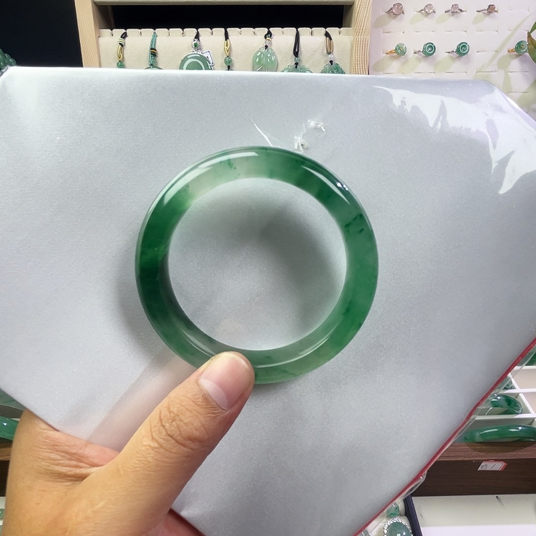 深***）石英质玉未镶嵌手镯60