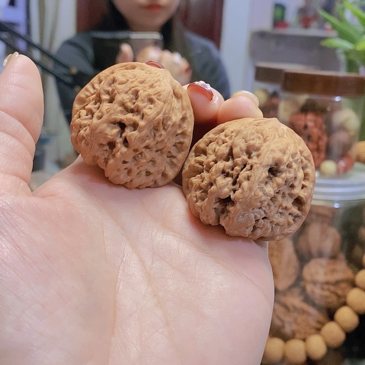 【闪购商品】文玩核桃把件41.5平谷凹底