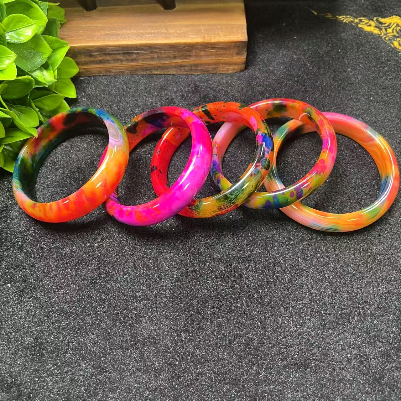 S6274 【任会长珠宝】七彩丹珠血灵芝玛瑙手镯-配盒-多样性只发一件