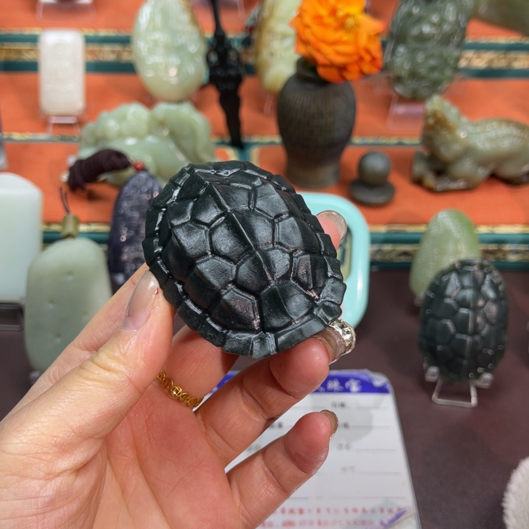 和田玉挂件未镶嵌分****了