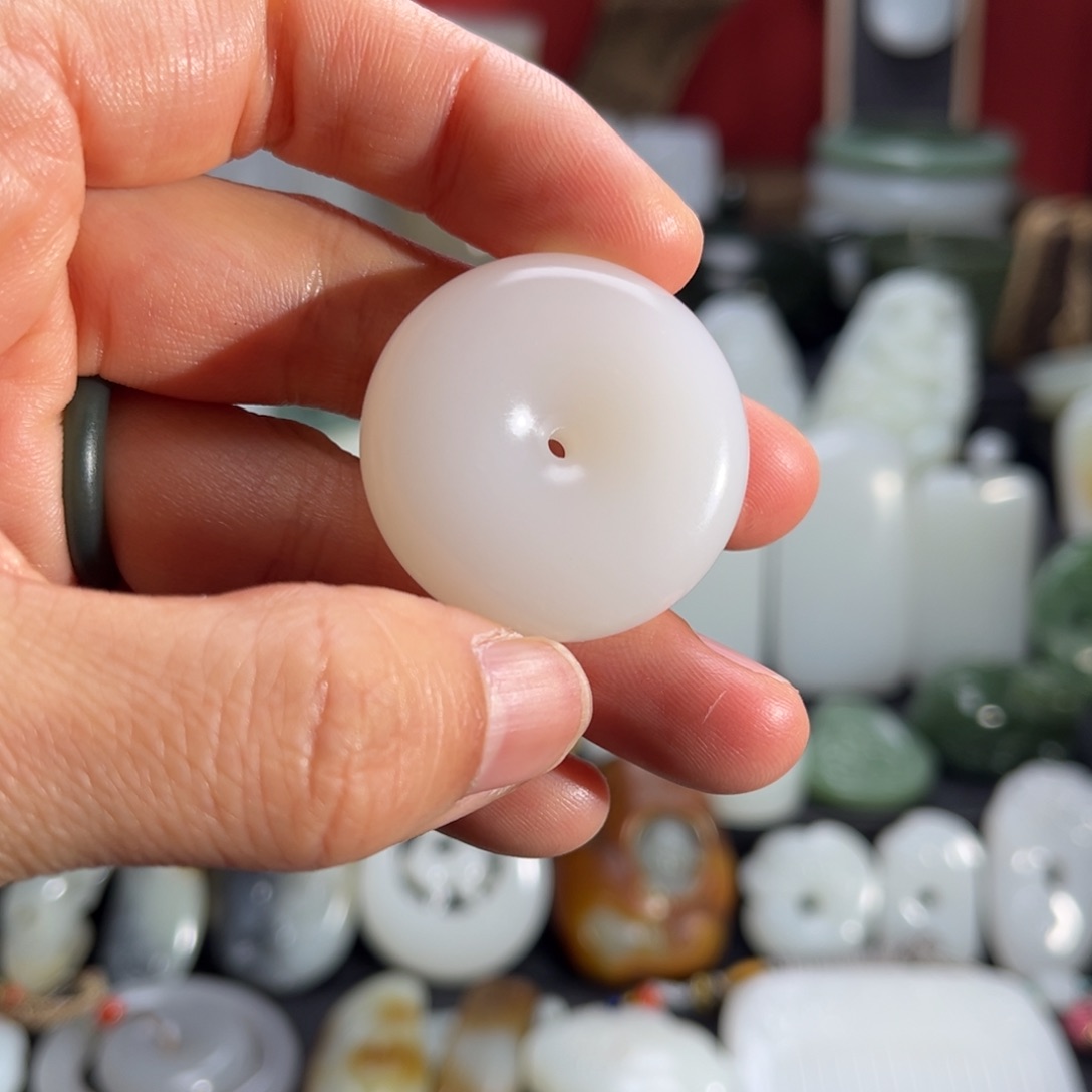 和田玉吊坠(赠链)未镶嵌轻***走