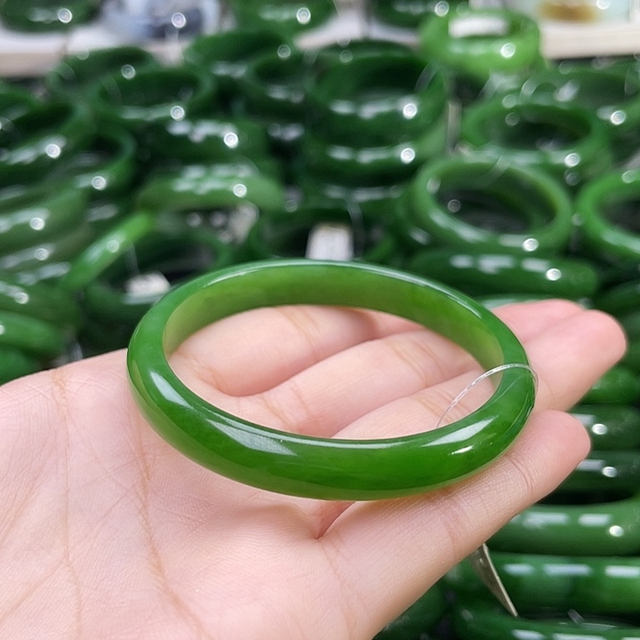 未镶嵌手镯和田玉（碧玉）