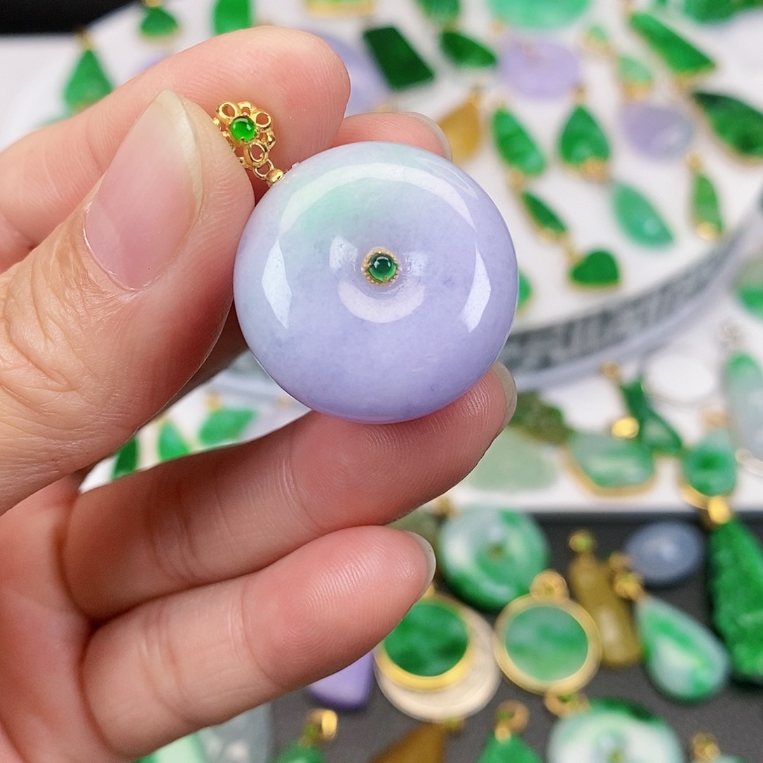 翡翠吊坠(不含链)18K金镶嵌