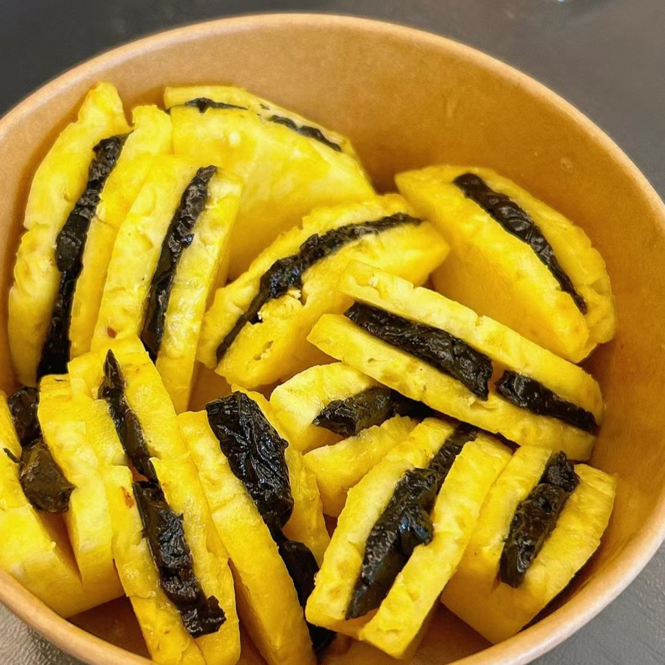 果切300左右凤梨的多汁遇上酸甜的乌梅，300克