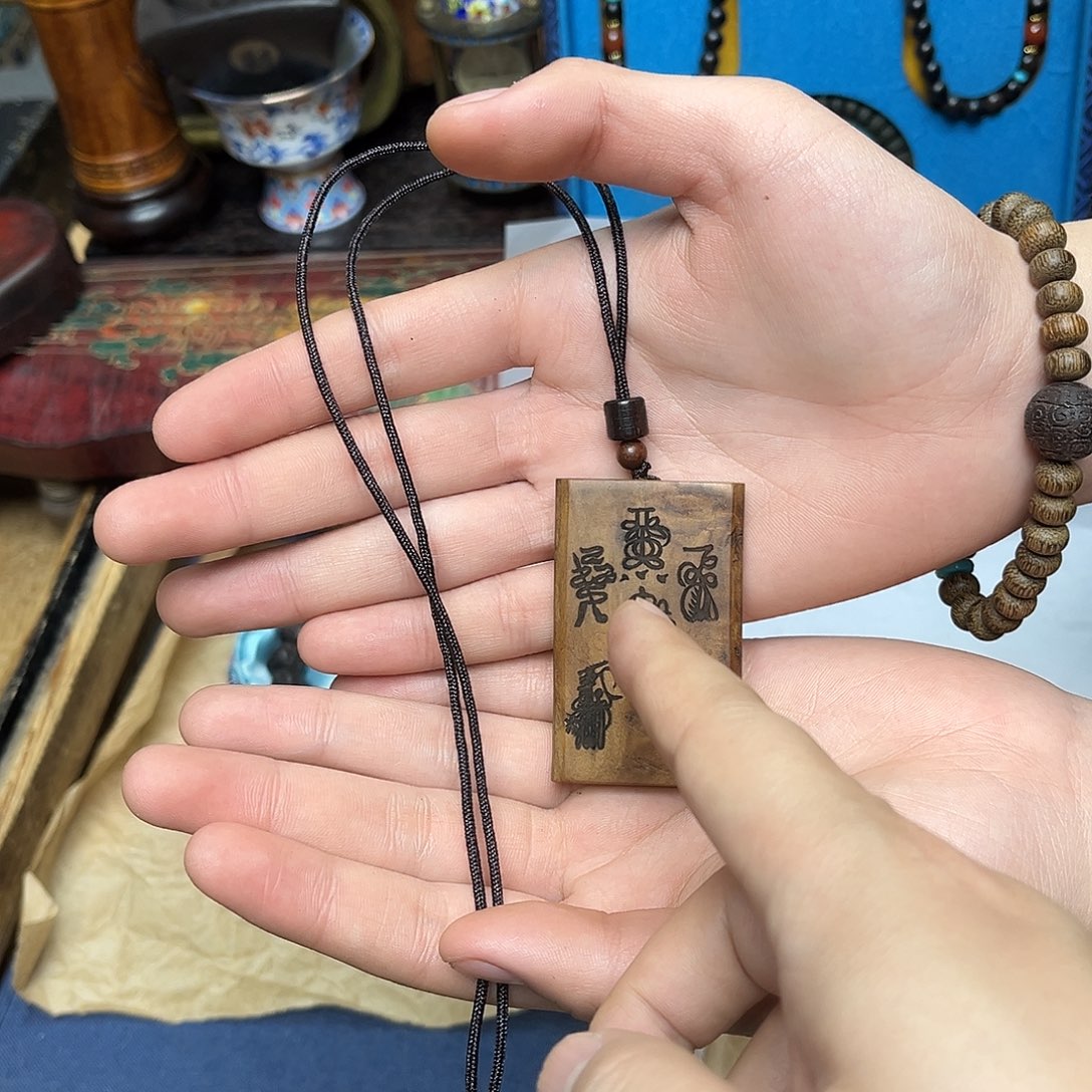 大叶紫檀（黑酸枝木类）