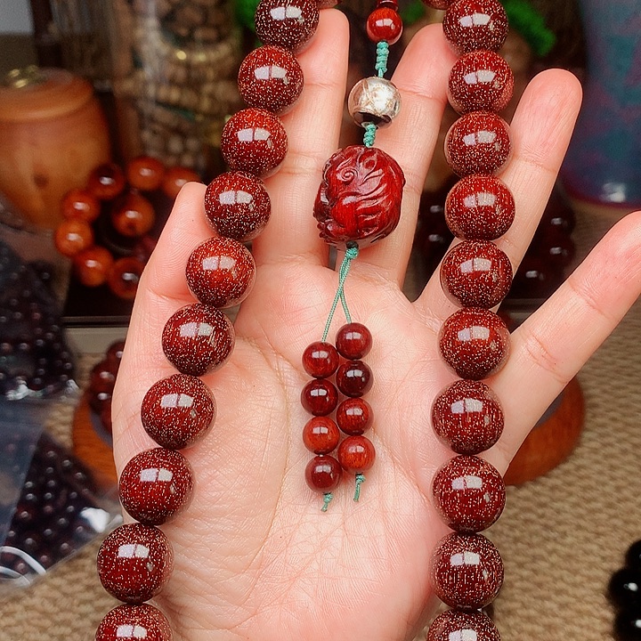 檀香紫檀（小叶紫檀）桃1.5红手持