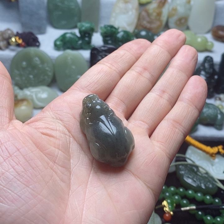 和田玉吊坠未镶嵌