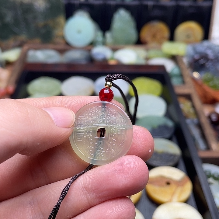 蛇纹石玉挂件未镶嵌