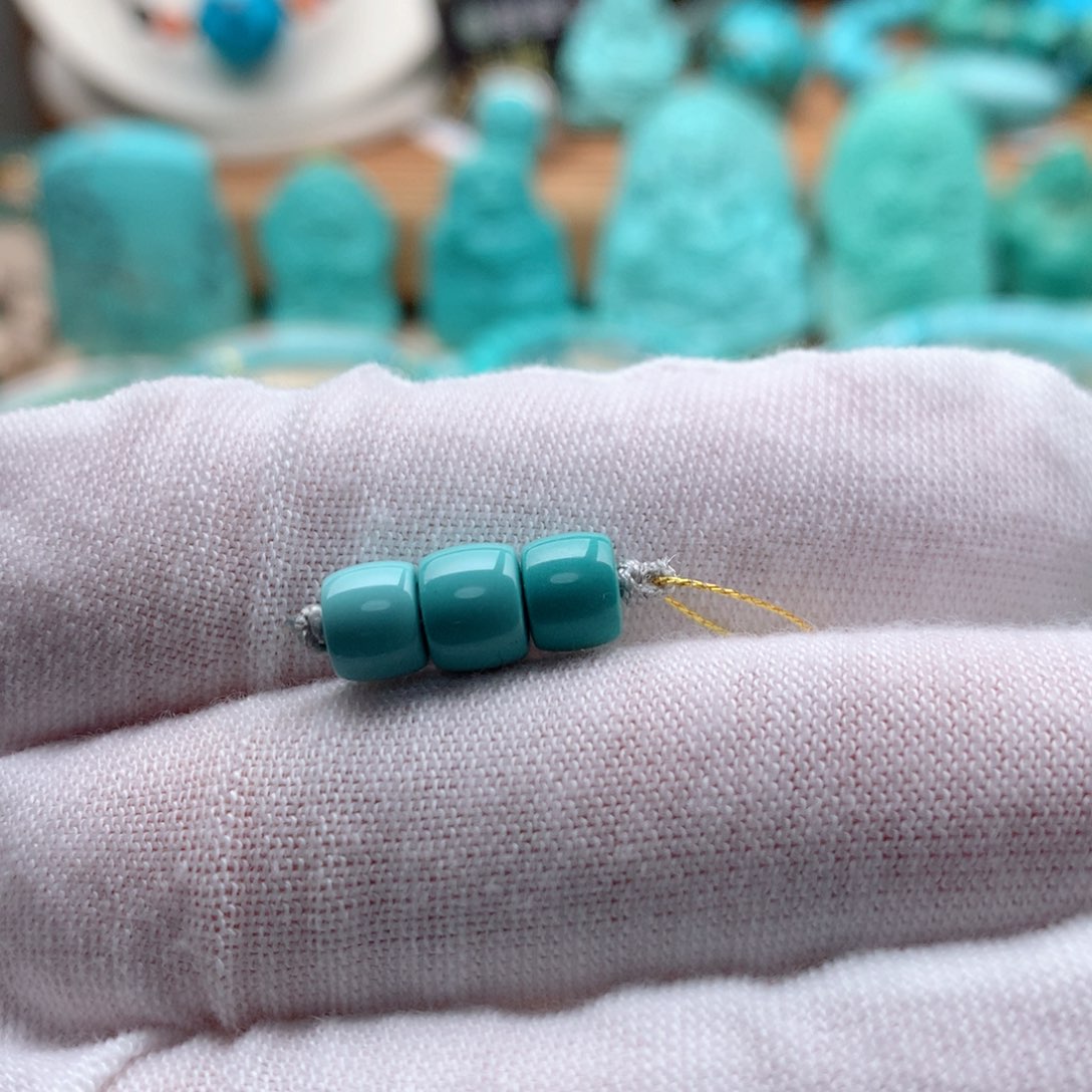 绿松石颈饰未镶嵌