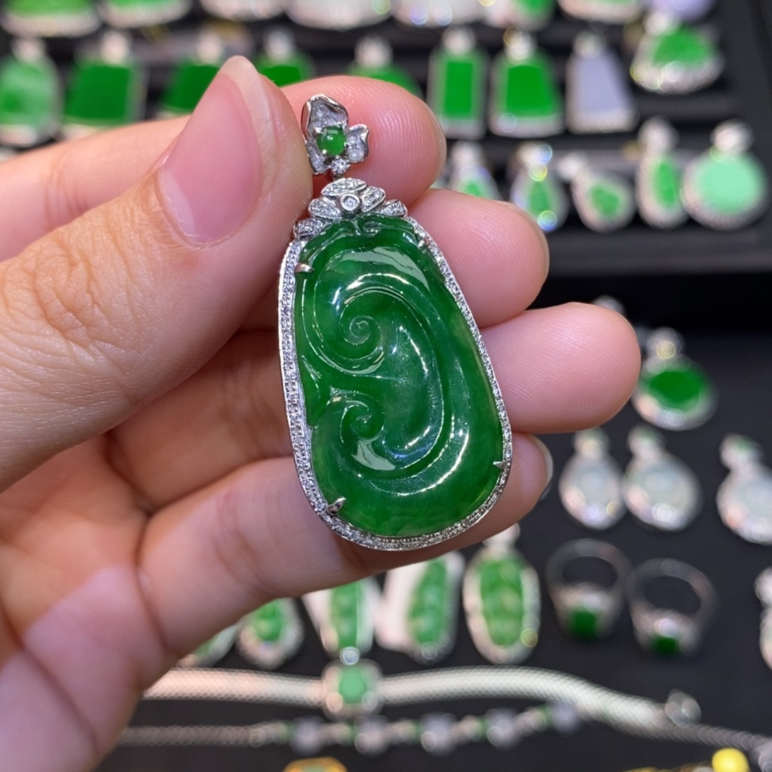 翡翠18K金镶嵌吊坠(不含链)