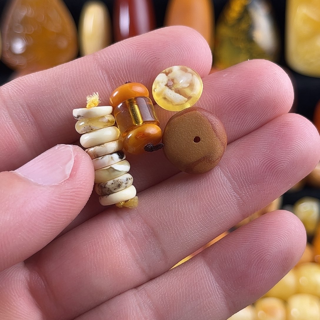 蜜蜡未镶嵌珠宝奇石