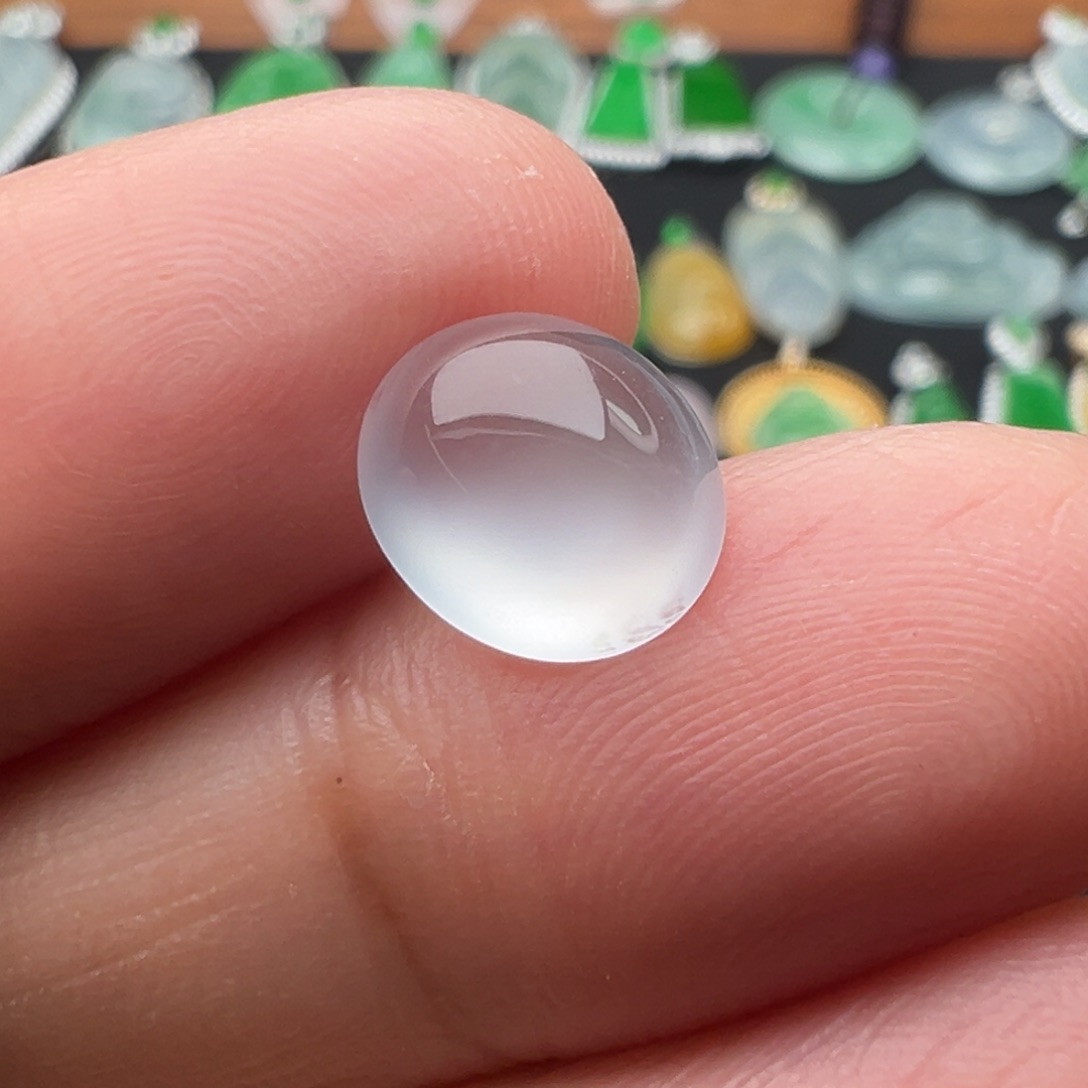 翡翠颈饰未镶嵌蛋9.6