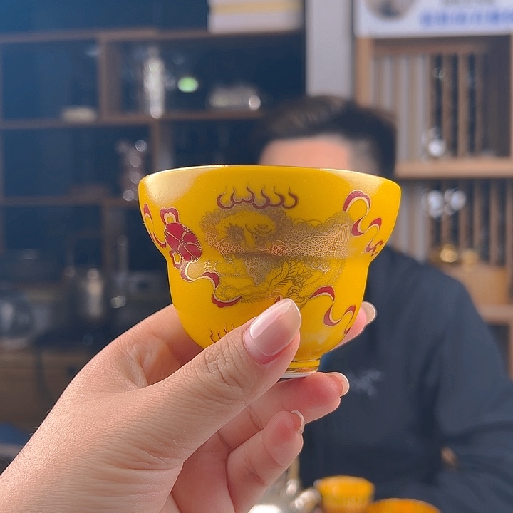 茶壶和小酒都在你