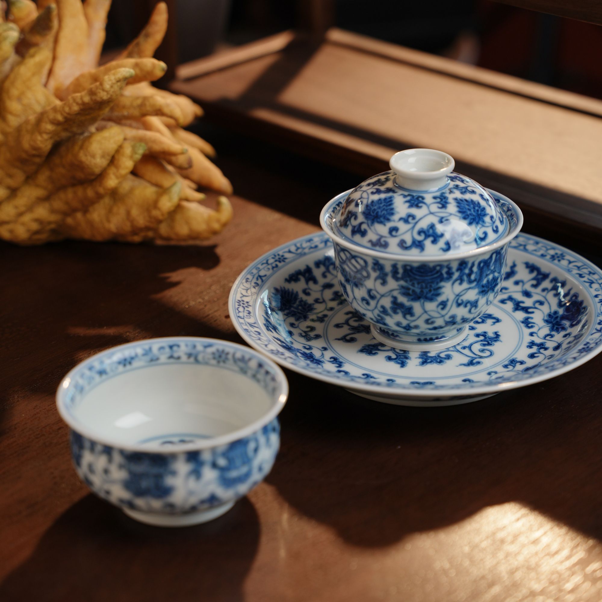 望月怀古青花莲托八宝系列手绘纯手工陶瓷