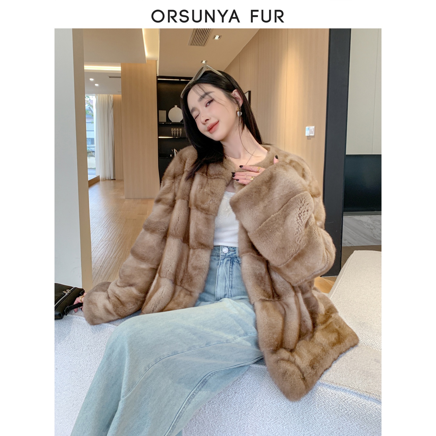 “古典时钟”进口天鹅绒女整外套大衣圆领短款年轻ZD20Y024