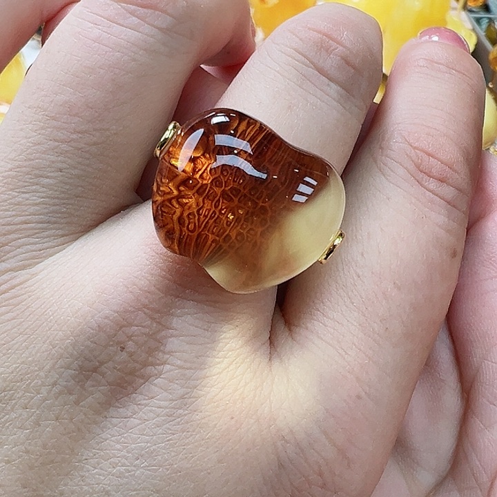 银S925镶嵌琥珀戒指