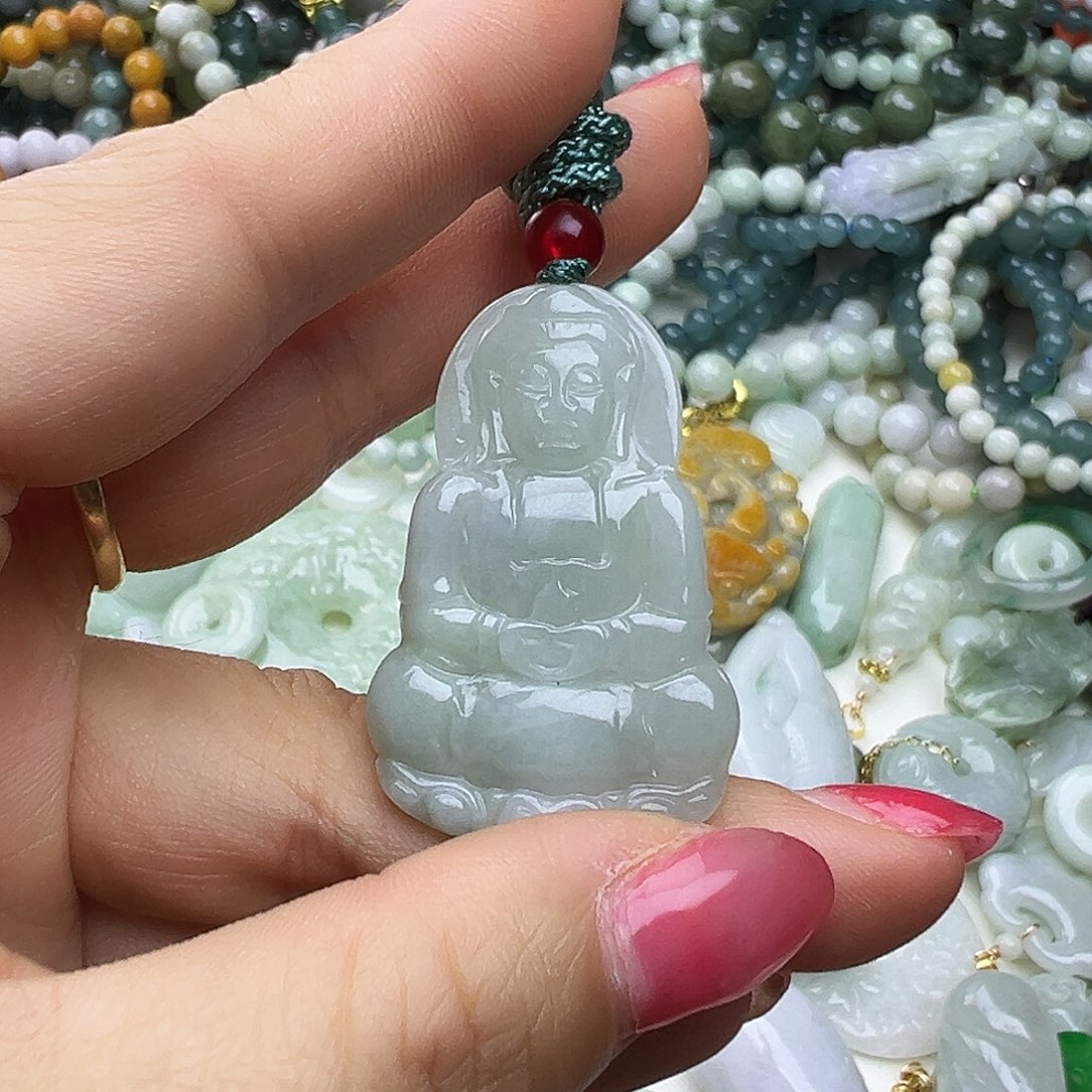 翡翠未镶嵌颈饰富贵